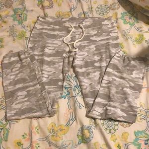 Brand new Monrow joggers